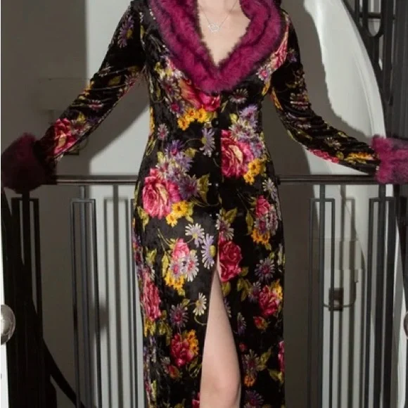 Betsey Johnson velvet duster - Picture 2 of 3